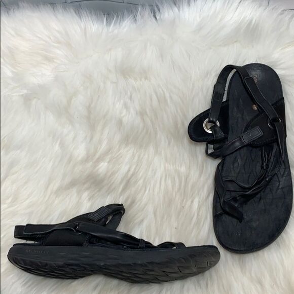 Merrell Strappy Black Leather Thong  Sandals Sz 11 - Picture 1 of 6